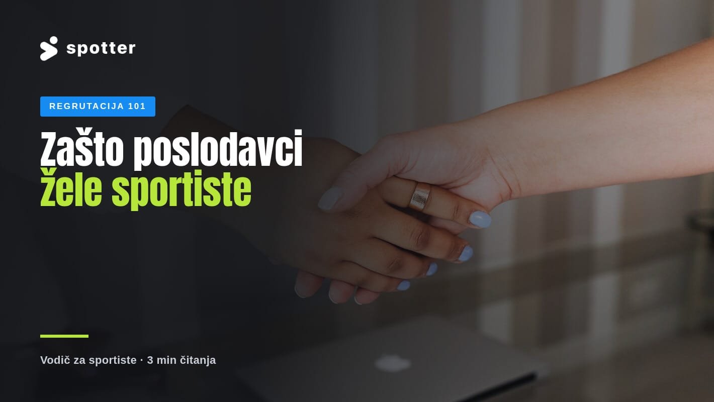 Dve osobe se rukuju preko stola u kancelariji, snimljeno izbliza